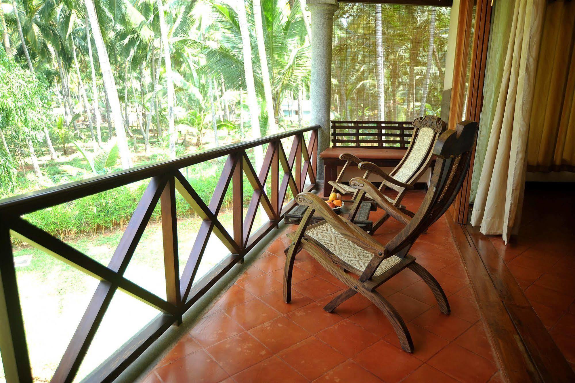 Ananda Lakshmi Ayurveda Retreat Hotel Chowara Bagian luar foto